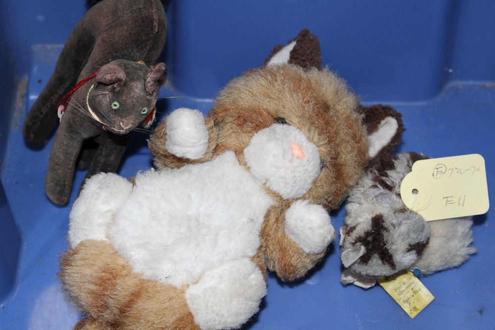 A group of assorted vintage soft toy cats including Steiff